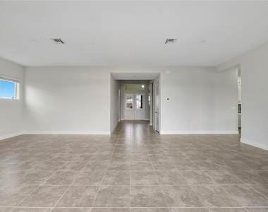 5206 Liberty Lane - Photo Thumbnail 12