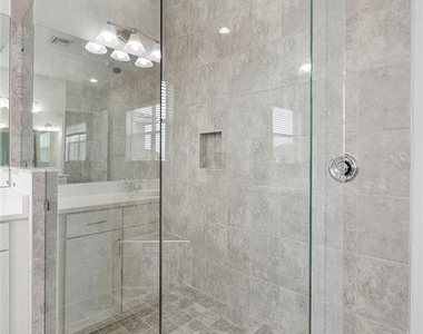 5206 Liberty Lane - Photo Thumbnail 6