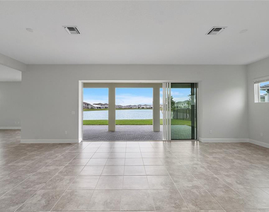 5206 Liberty Lane - Photo Thumbnail 4