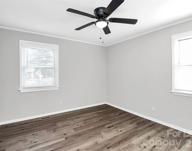 1827 Academy Street - Photo Thumbnail 7