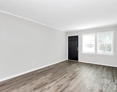 1827 Academy Street - Photo Thumbnail 3