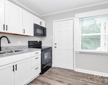 1825 Academy Street - Photo Thumbnail 3