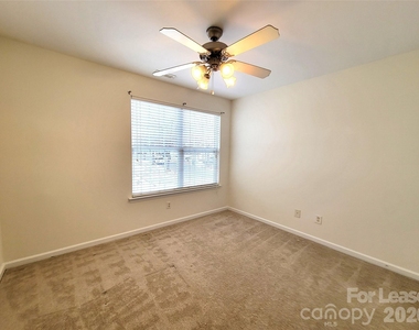 1081 Woodglen Lane - Photo Thumbnail 13