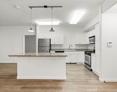 100 S Alameda - Photo Thumbnail 30