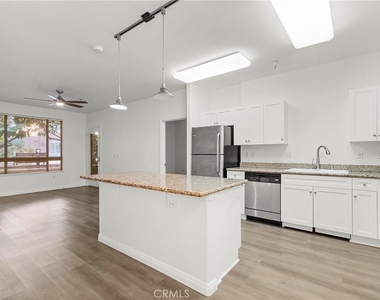 100 S Alameda - Photo Thumbnail 29