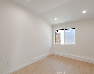 16697 Mckeever Street - Photo Thumbnail 7