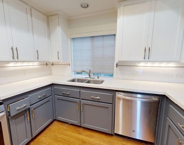 4339 Alhama Drive - Photo Thumbnail 8