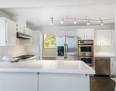 17366 W Sunset Boulevard - Photo Thumbnail 11