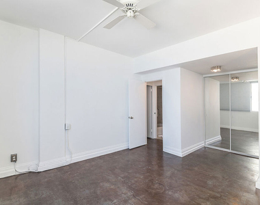 17366 W Sunset Boulevard - Photo Thumbnail 18