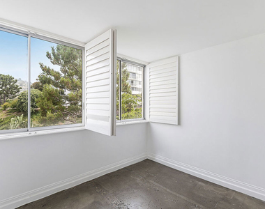 17366 W Sunset Boulevard - Photo Thumbnail 6