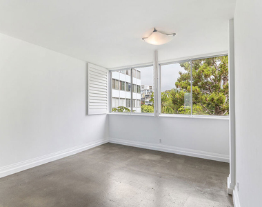 17366 W Sunset Boulevard - Photo Thumbnail 9
