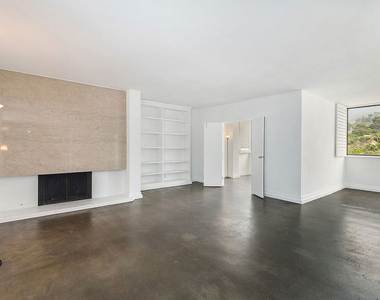 17366 W Sunset Boulevard - Photo Thumbnail 3