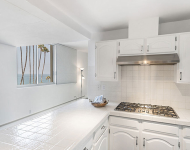 17366 W Sunset Boulevard - Photo Thumbnail 12