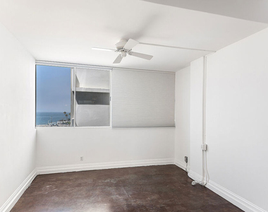 17366 W Sunset Boulevard - Photo Thumbnail 15