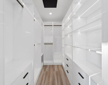 5301 Crebs Avenue - Photo Thumbnail 14