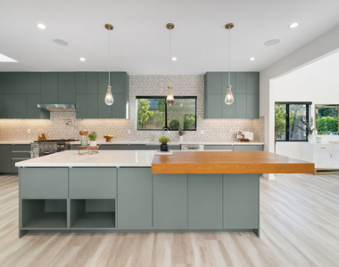 5301 Crebs Avenue - Photo Thumbnail 8