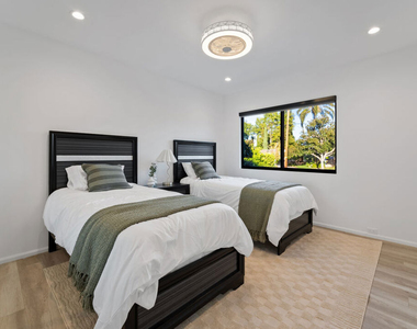 5301 Crebs Avenue - Photo Thumbnail 17