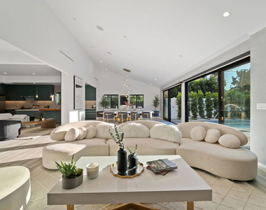 5301 Crebs Avenue - Photo Thumbnail 2
