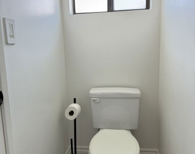 234 N Kenwood Street - Photo Thumbnail 10