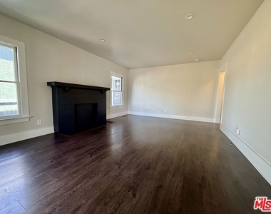 854 Serrano Place - Photo Thumbnail 11