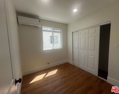 8640 Baring Cross Street - Photo Thumbnail 12