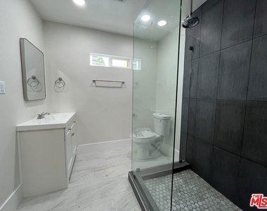 8640 Baring Cross Street - Photo Thumbnail 13