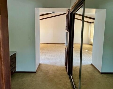285 Crestview Avenue - Photo Thumbnail 29