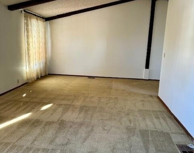 285 Crestview Avenue - Photo Thumbnail 28