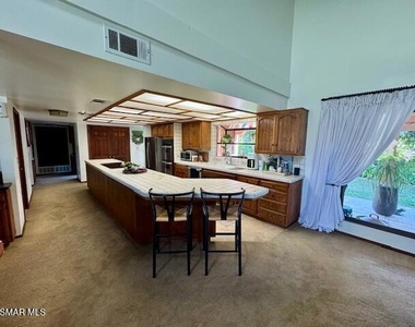 285 Crestview Avenue - Photo Thumbnail 17