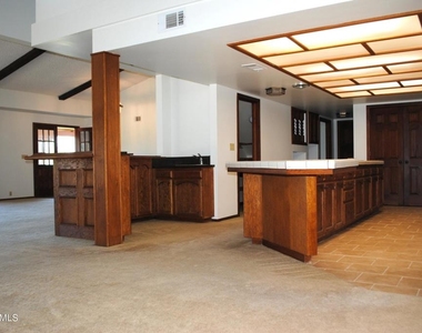 285 Crestview Avenue - Photo Thumbnail 14