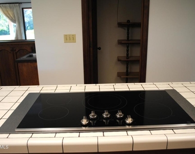 285 Crestview Avenue - Photo Thumbnail 20