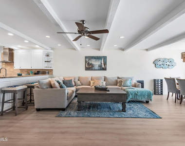 11844 Beach Club Way - Photo Thumbnail 14