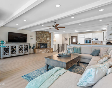 11844 Beach Club Way - Photo Thumbnail 16