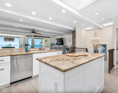 11844 Beach Club Way - Photo Thumbnail 8