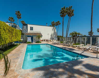 11844 Beach Club Way - Photo Thumbnail 40