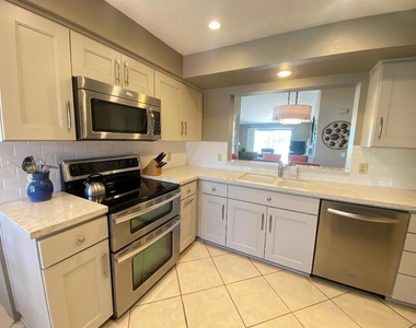 781 Montana Vista Drive - Photo Thumbnail 9