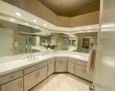 781 Montana Vista Drive - Photo Thumbnail 14