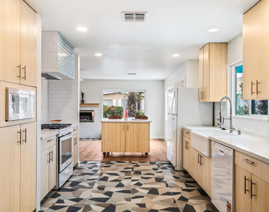 117 Aliso Drive - Photo Thumbnail 13