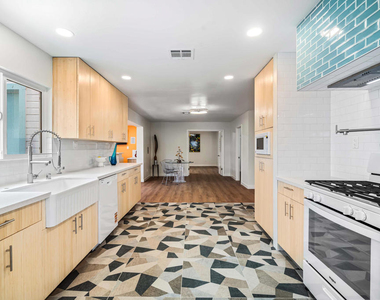 117 Aliso Drive - Photo Thumbnail 16