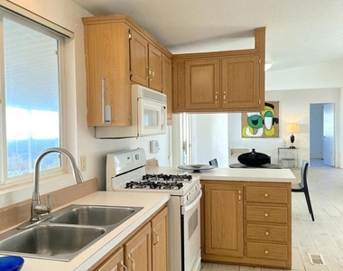 14777 Palm Drive - Photo Thumbnail 7