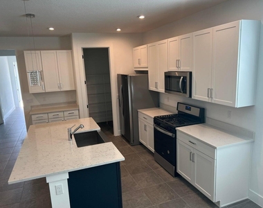 12800 Sw Eleanor Drive - Photo Thumbnail 10