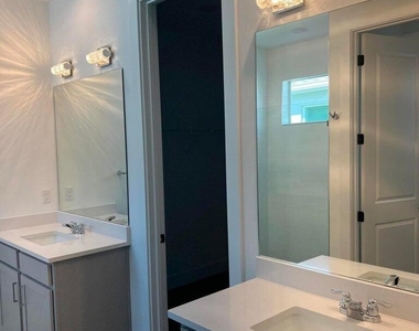 12800 Sw Eleanor Drive - Photo Thumbnail 5
