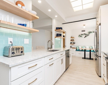 16940 Bay Street N - Photo Thumbnail 7