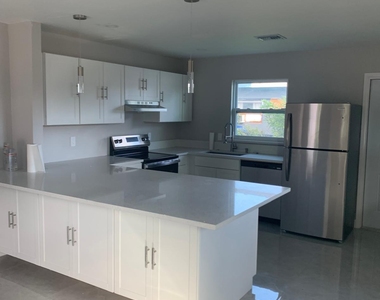 3195 Mcsherry Drive S - Photo Thumbnail 2