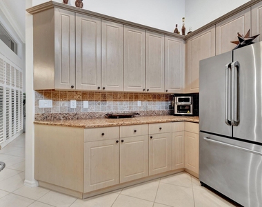 10732 Grande Boulevard - Photo Thumbnail 5