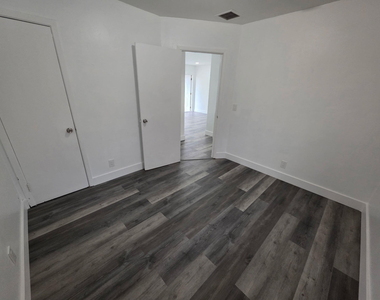 1021 Henrietta Avenue - Photo Thumbnail 9