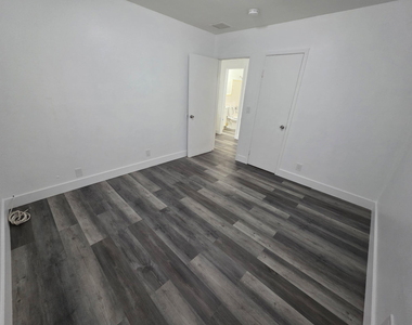 1021 Henrietta Avenue - Photo Thumbnail 5