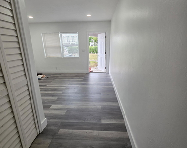 1021 Henrietta Avenue - Photo Thumbnail 7