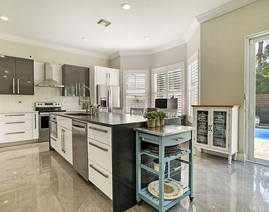 7167 Ivy Crossing Lane - Photo Thumbnail 12