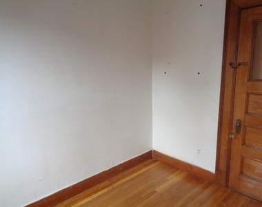850 Beacon St - Photo Thumbnail 2